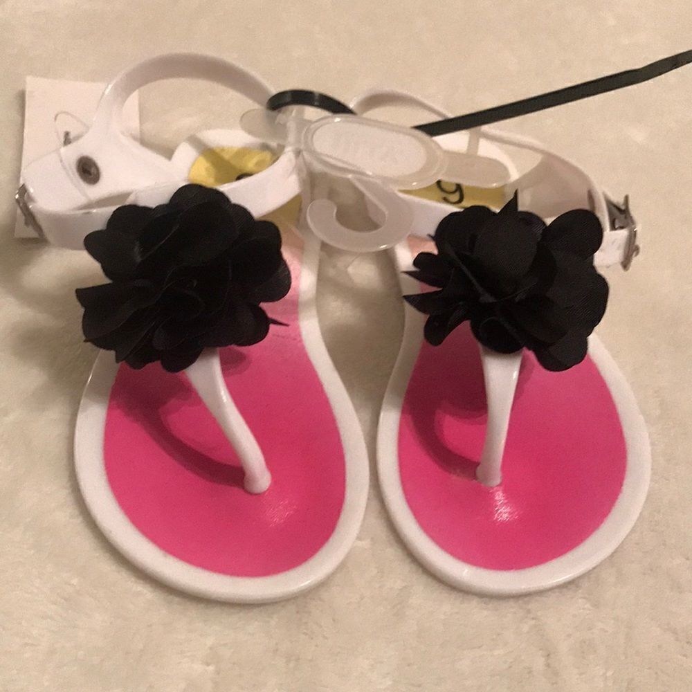 NWT Lilly of New York Floral Sandals - Size 9